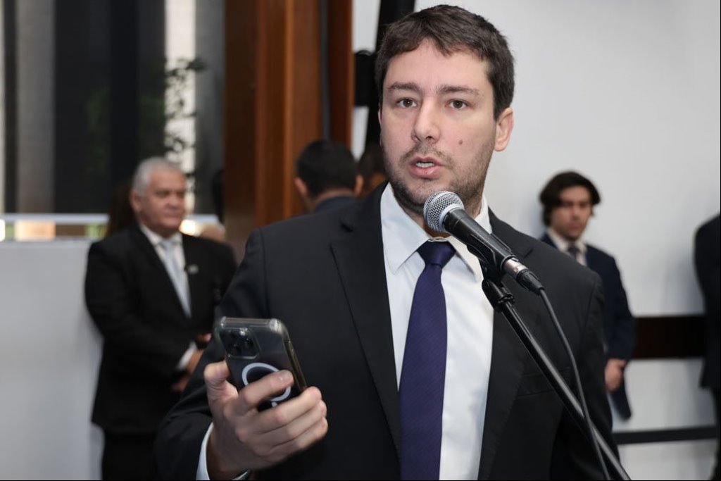 Imagem: Para o deputado João Henrique, o projeto valoriza os policiais militares do MS com permissão para serviço extrajornada remunerado
