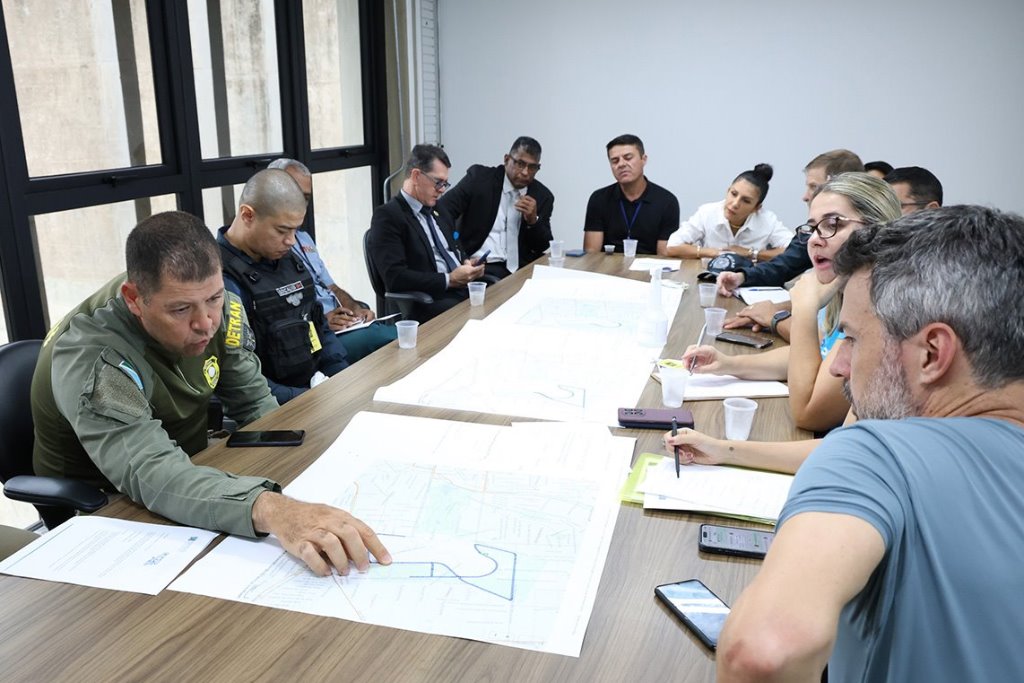Imagem: Reunião de trabalho alinhou estratégias e definiu a logística para garantir o conforto e a segurança dos participantes da Corrida
