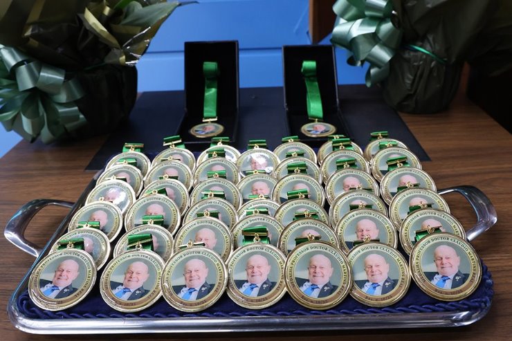 Imagem: Instituída pela Resolução 10/2025, a honraria tem por finalidade reconhecer o trabalho e o compromisso ético, técnico e científico dos médicos-veterinários