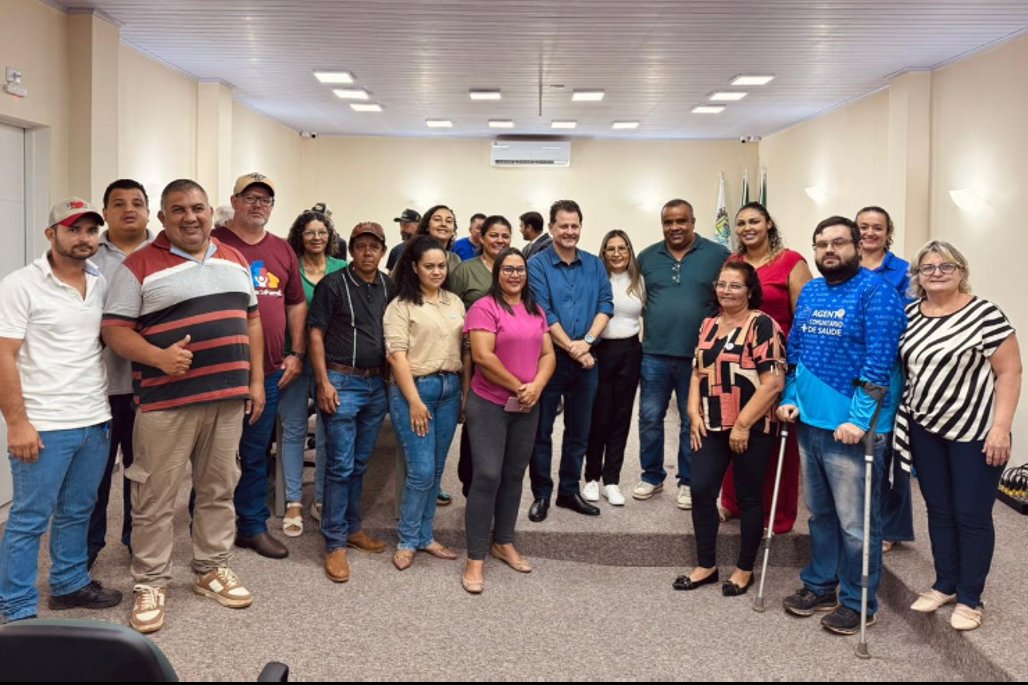 Imagem: Agentes comunitários de saúde e de combate a endemias levaram suas demandas aos vereadores, ao prefeito municipal e ao dep. Renato