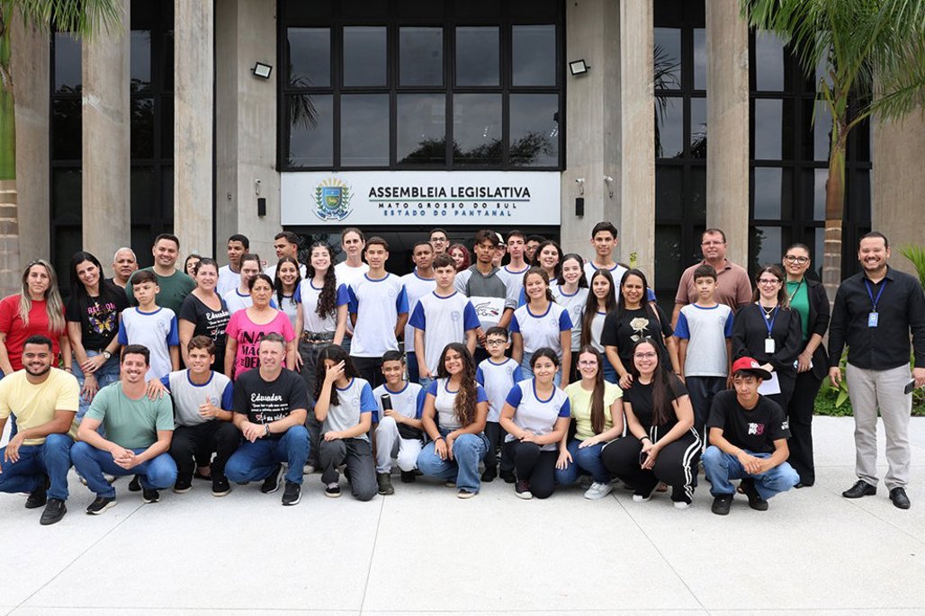 Imagem: Estudantes conheceram o funcionamento da Casa de Leis e aprenderam sobre o processo legislativo sul-mato-grossense