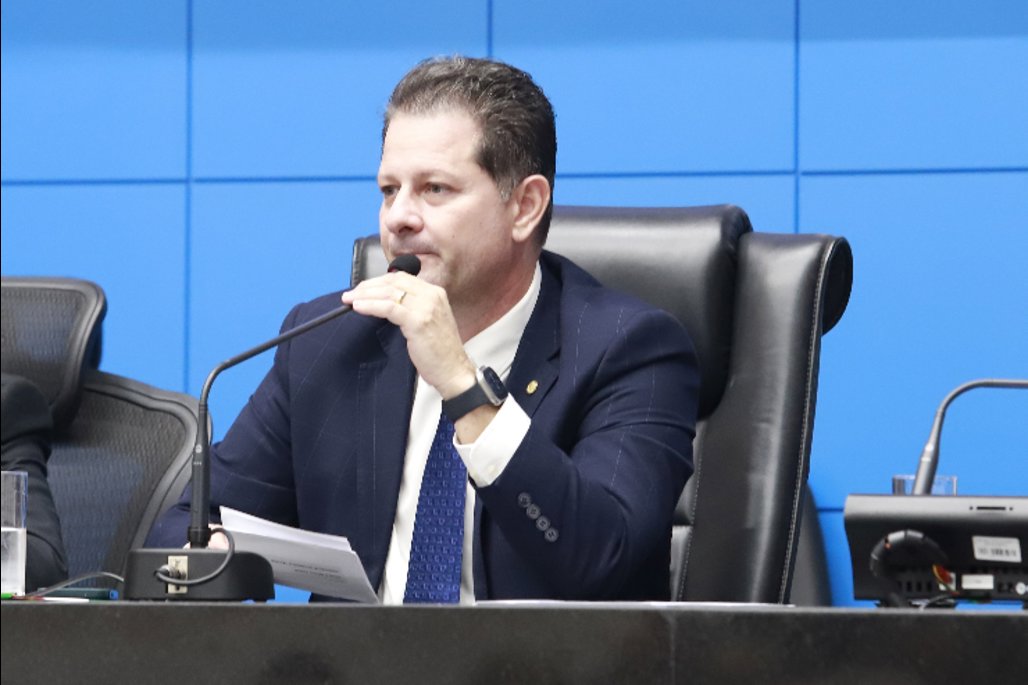 Imagem: Deputado Renato Câmara defende melhorias na estrutura de coleta de resíduos em Batayporã, atendendo pedido do secretário Renan Bom Ribeiro, para garantir eficiência e saúde pública na cidade.