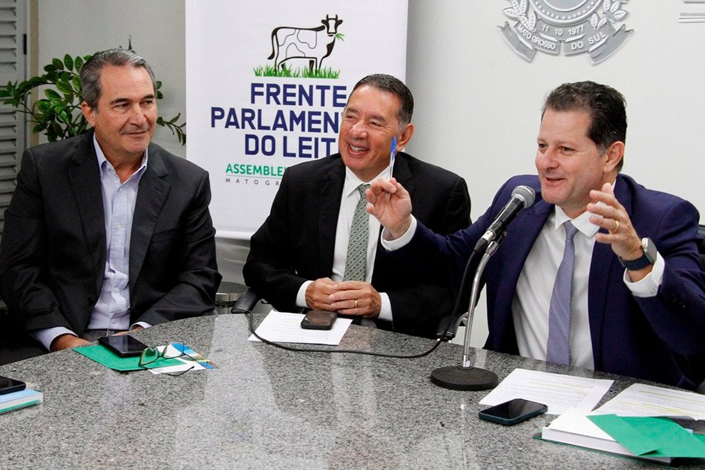 Imagem: Diversas reuniões já foram realizadas pelo grupo de trabalho, que é coordenado pelo deputado Renato Câmara (à direita da foto)