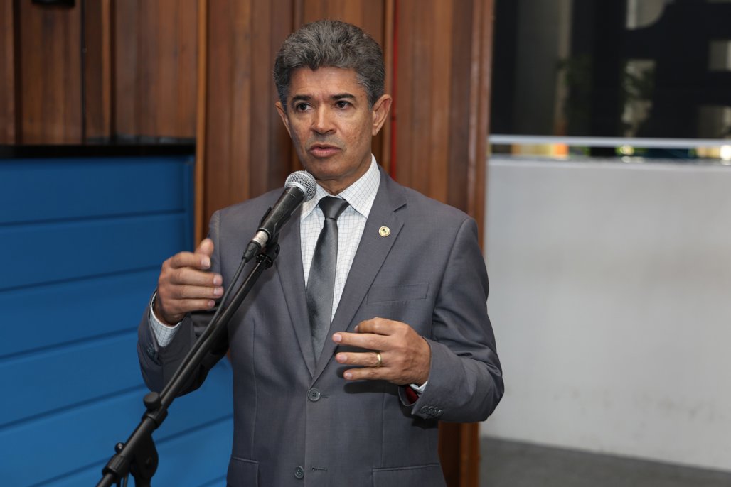 Imagem: Deputado Professor Rinaldo Modesto é o autor da lei que cria o Dia do Cerimonialista