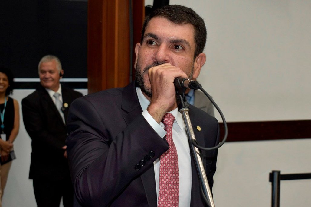 Imagem: Deputado Jamilson Name, autor do projeto, discursa durante sessão plenária na ALEMS