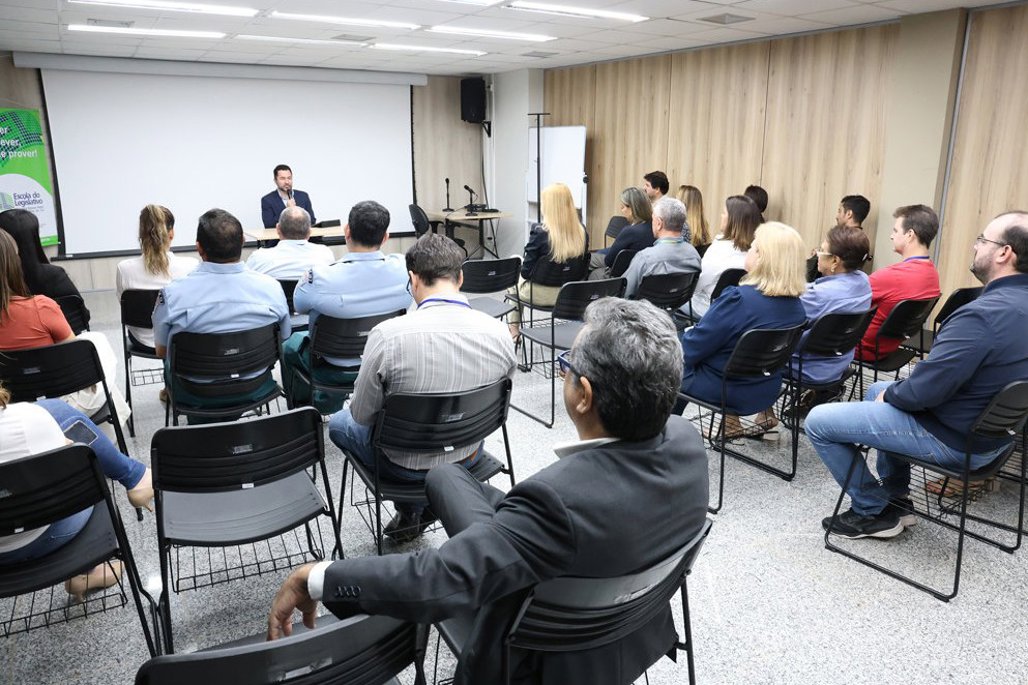 Imagem: O psiquiatra Eduardo Araújo abordou tema que delineia relações interpessoais, tanto na família, como no trabalho