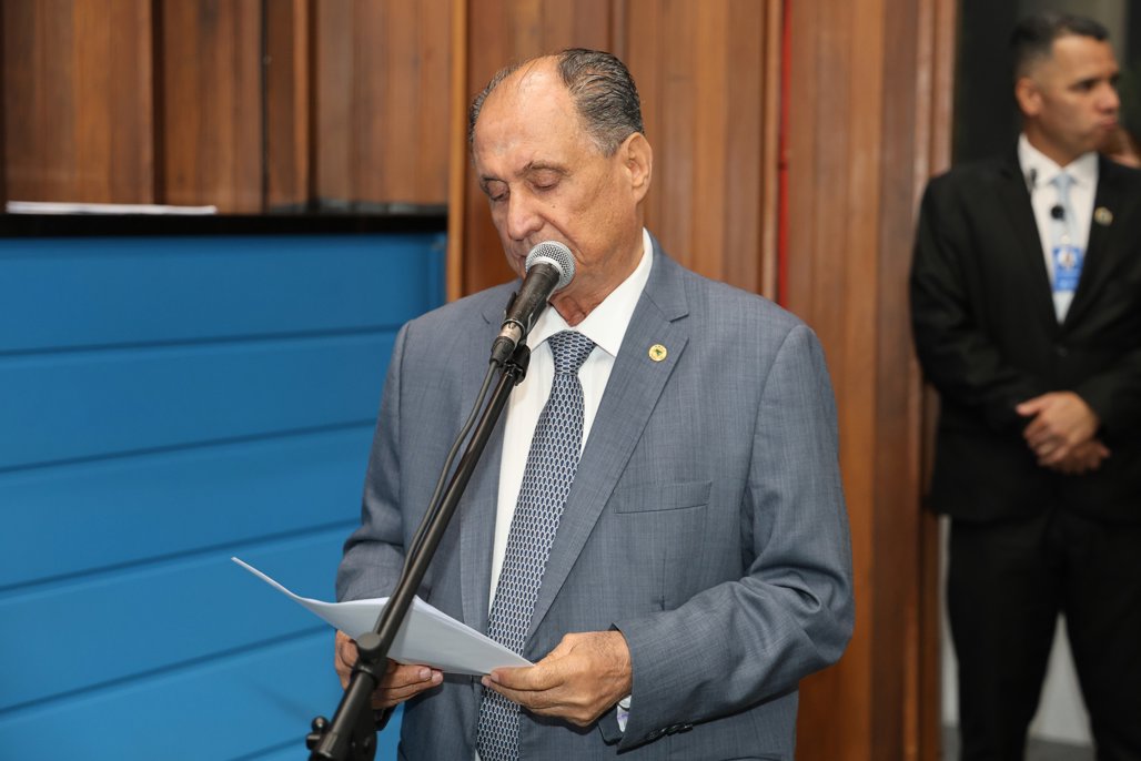 Imagem: Deputado é Teixeira, autor da proposta, durante sessão plenária na ALEMS