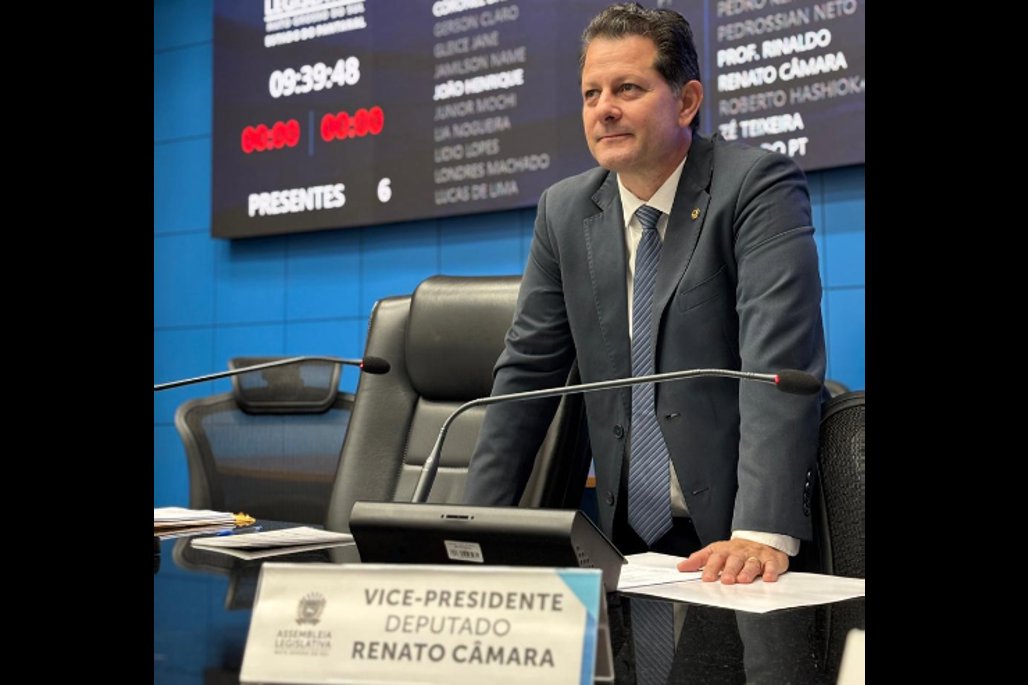 Imagem: Deputado Renato Câmara durante sessão da Assembleia Legislativa