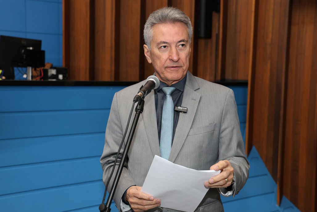 Imagem: Deputado Roberno Hashioka, autor da proposta, durante sessão plenária na ALEMS