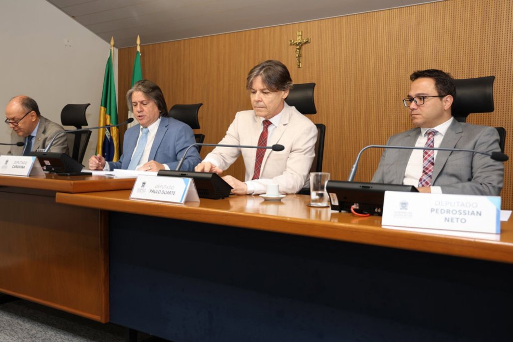 Imagem: A reunião ordinária da CCJR acontece nas quartas-feiras, a partir das 8h