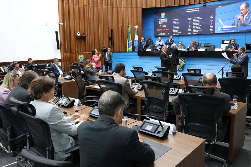 Imagem: Deputados durante sessão plenária na ALEMS, que tem início às 9h e é aberta à sociedade em geral 