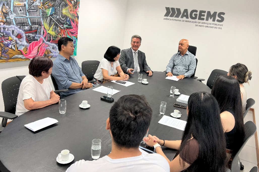 Imagem: Também participaram da reunião o vice-presidente cultural da Nipo Claudio Sussumu, a conselheira Maria Cristina Adania e os integrantes do Grupo Raiden Daiko.