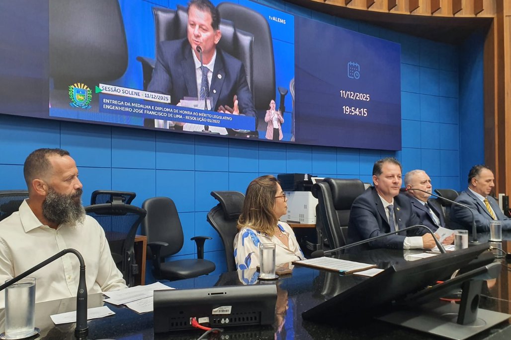 Imagem: Renato Câmara se emocionou ao discursar durante a sessão solene que reconheceu os engenheiros de todo o Estado 