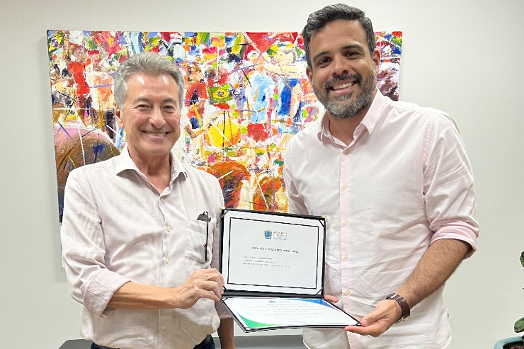 Imagem: A homenagem foi recebida pelo diretor-presidente, Mauro Azambuja Rondon Flores.