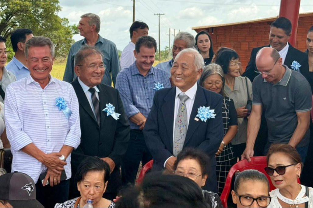 Imagem: O deputado estadual Roberto Hashioka participou, no último domingo (1º), das cerimônias de inauguração de dois monumentos históricos no município de Vicentina.