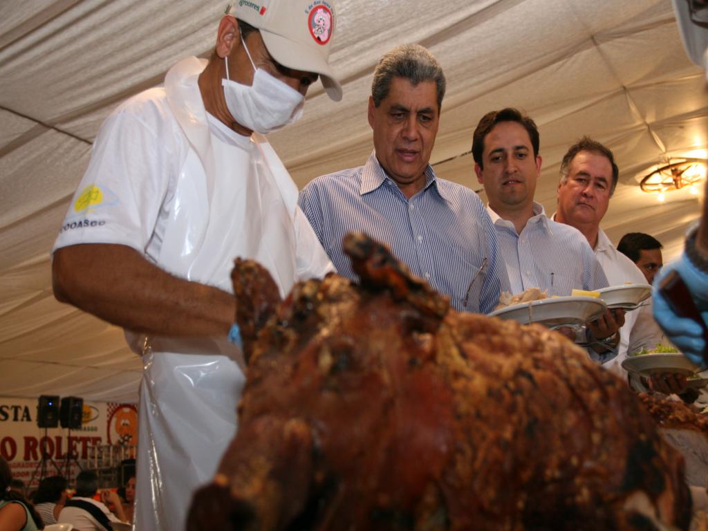 Imagem: André Puccinelli e Marcio Fernandes na 15ª Festa do Leitão