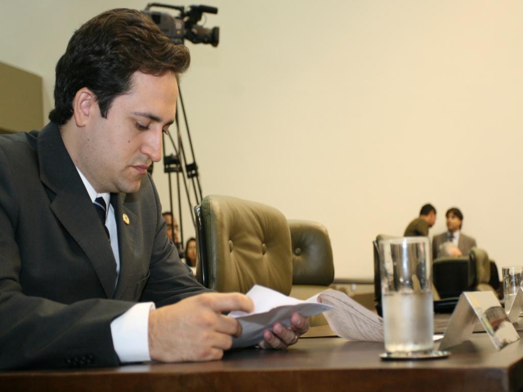 Imagem: Marcio Fernandes, durante sessão na AL