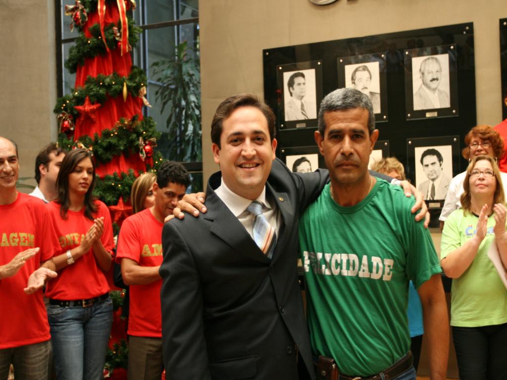 Imagem: Marcio Fernandes e Ruy Carlos levam mensagem do gabinete