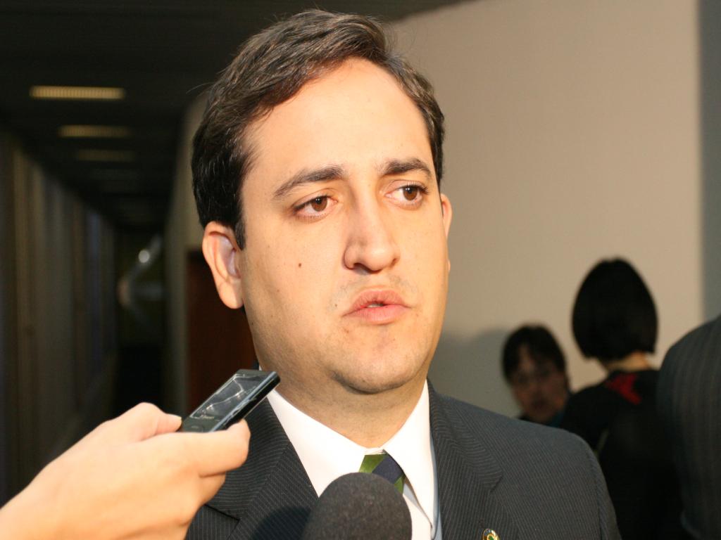 Imagem: Deputado Marcio Fernandes sendo entrevistado pelo TV/AL