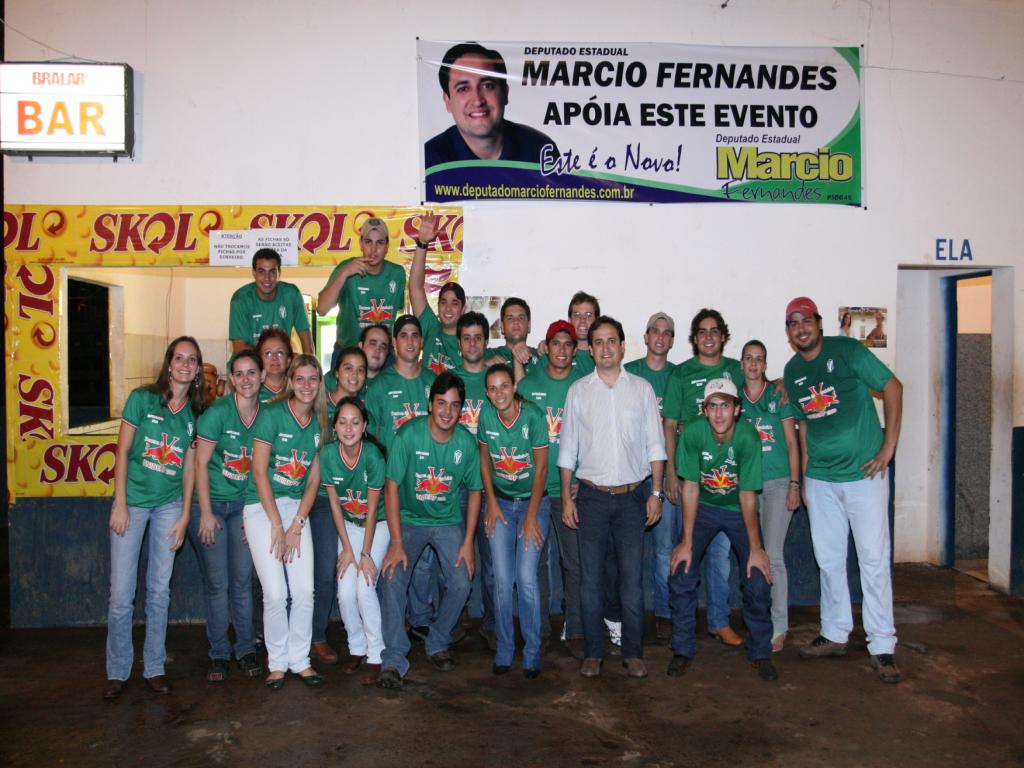 Imagem: Deputado Marcio com a turma de formandos Med. Vet. UNIDERP