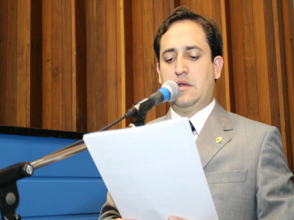 Imagem: Deputado apresenta indicações no pequeno expediente