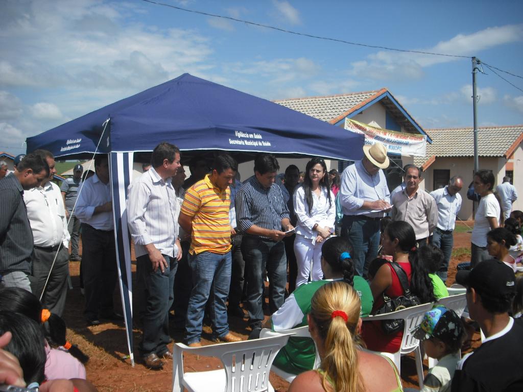 Imagem: Mara esteve presente na entrega das casas