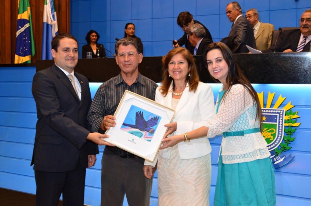 Imagem: Mara Caseiro homenageia católicos que trabalham pelo bem da comunidade