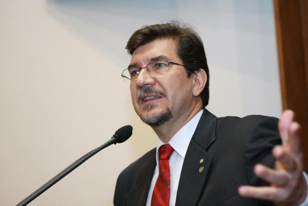 Imagem: Deputado Pedro Kemp cobra ensino a jovens indígenas de Laguna Caarapã e pista segura de caminhada em bairro da Capital