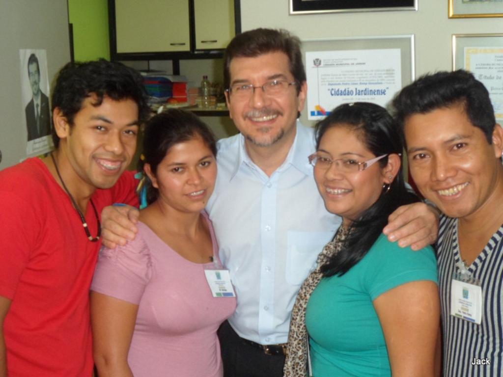 Imagem: Osmanyr, Devane, Kemp, Dayane e profº Antonio