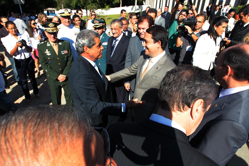 Imagem: O governador comparece à Assembleia para abertura do ano legislativo