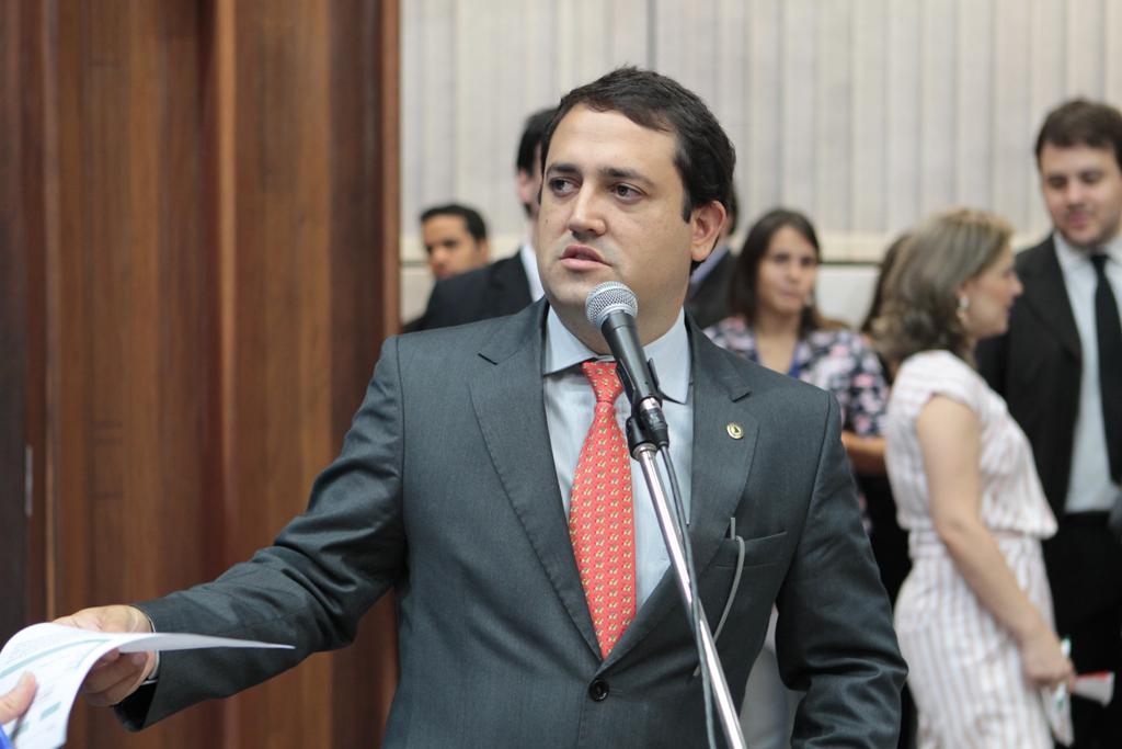 Imagem: Deputado Marcio Fernandes durante pequeno expediente na sessão