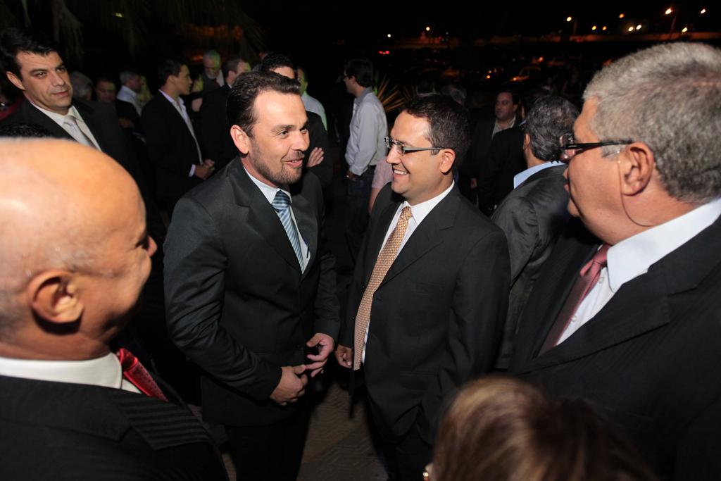 Imagem: Prefeito de Nova Alvorada, Juvenal Neto, com o deputado Marcio Fernandes