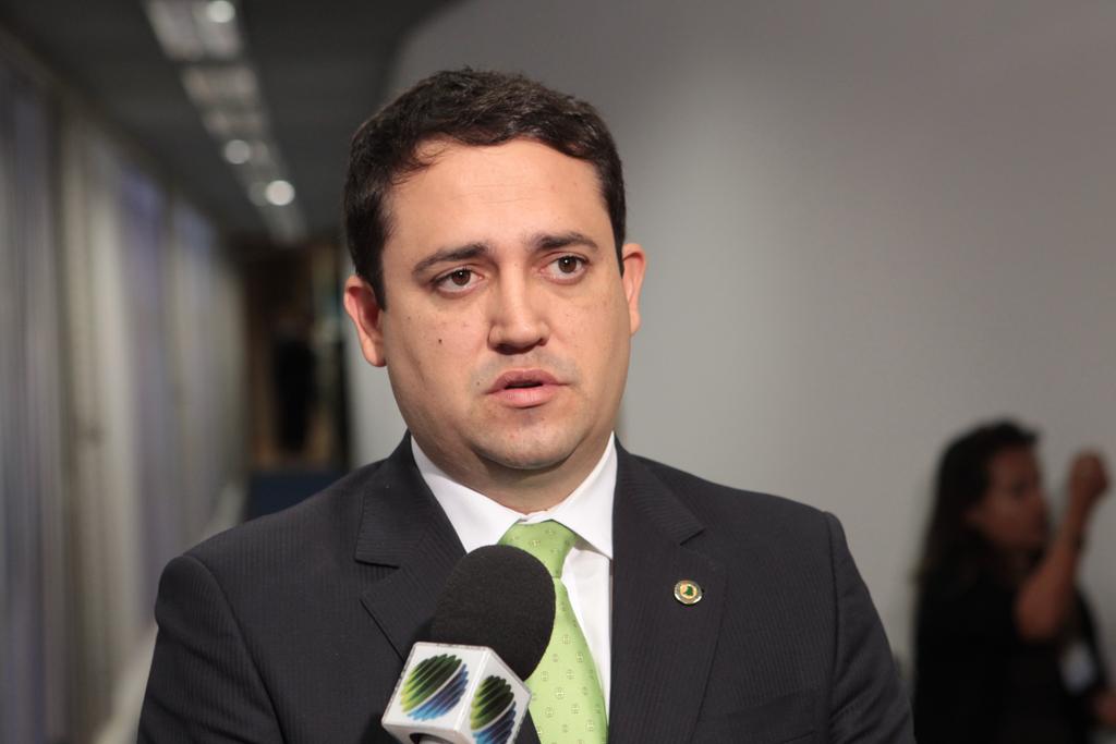 Imagem: Deputado Marcio Fernandes em entrevista.