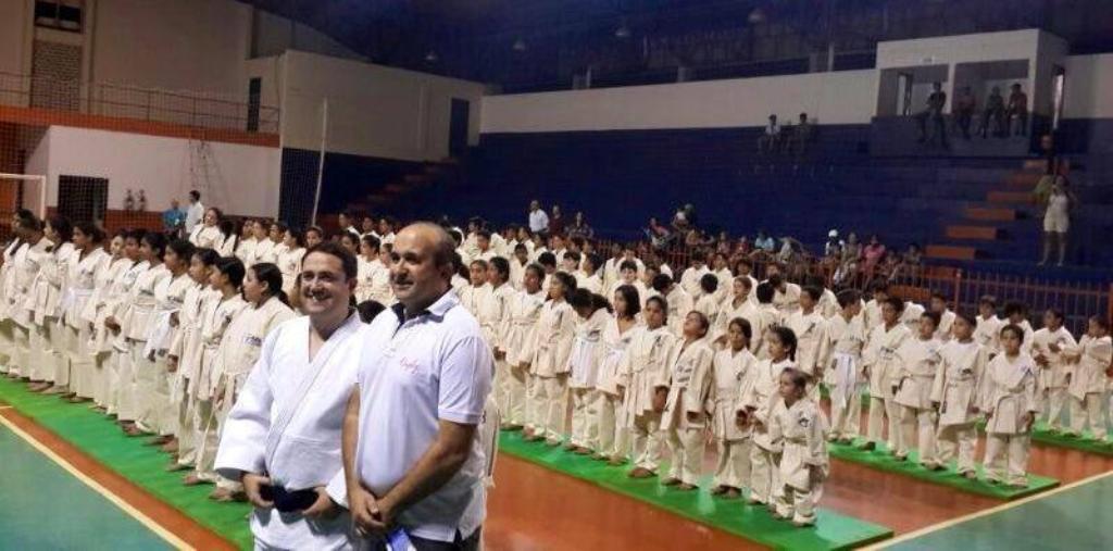 Imagem: Deputado Marcio Fernandes e prefeito Leleco durante o evento