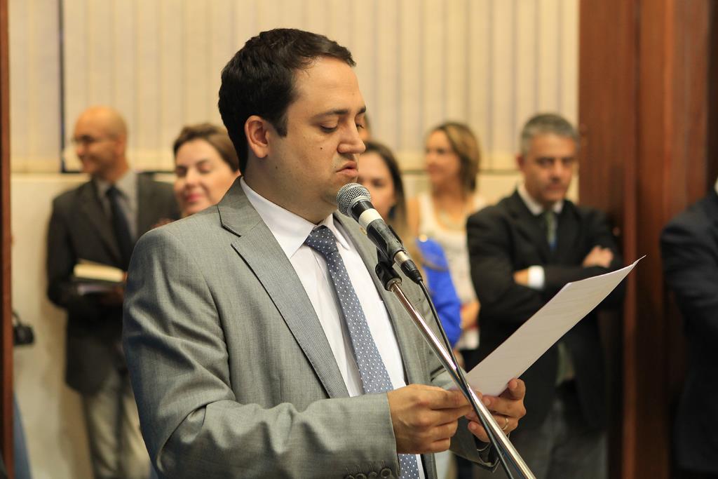 Imagem: Marcio Fernandes apresenta projeto de lei na sessão
