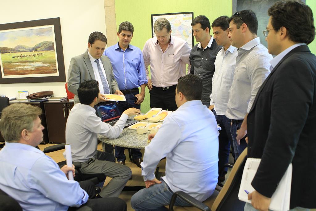 Imagem: Deputado durante reunião na Seprotur