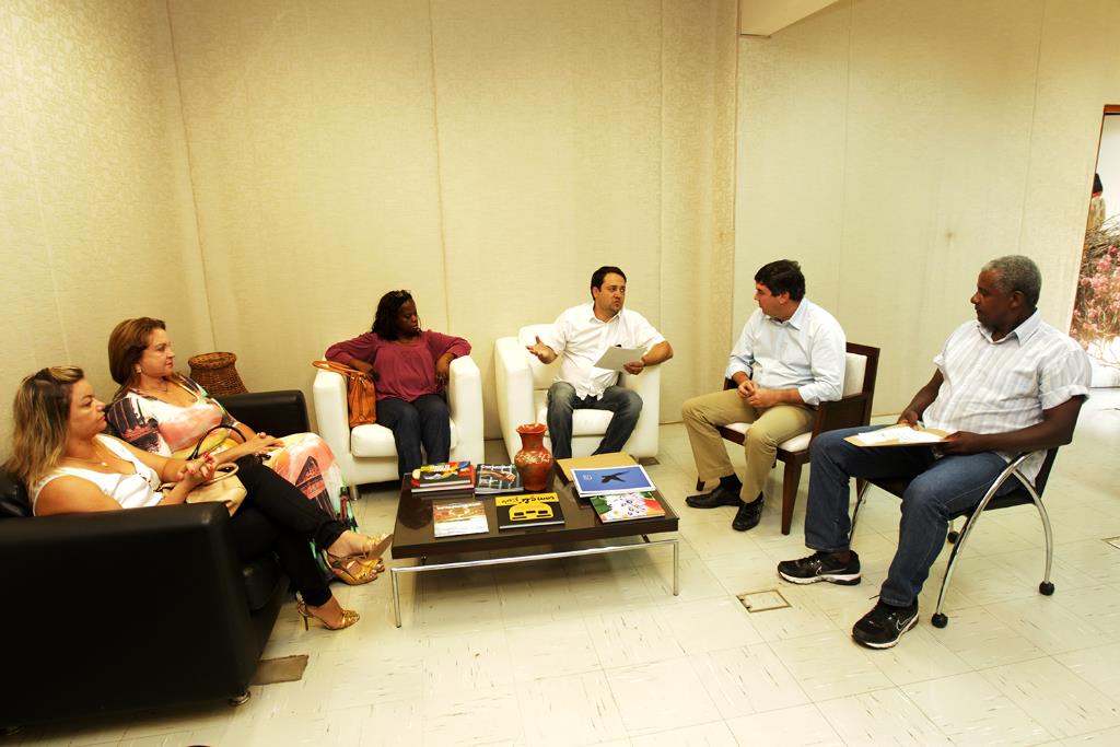 Imagem: Deputa intermedia audiência para ampliar estrutura da Associação Broto e Frutos