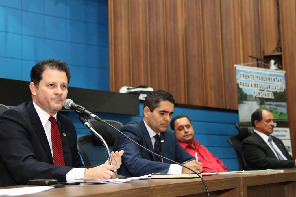 Imagem: Seminário que discutiu os desafios e perspectivas para a regularização fundiária no Estado reuniu prefeitos, vereadores, deputados e representantes de